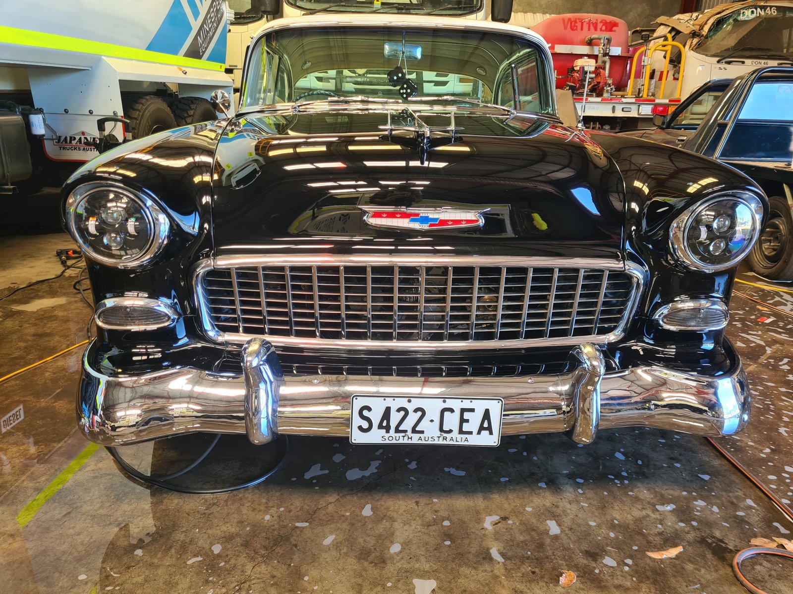 Paint correction and cut polish result on classic car paintwork in Perth